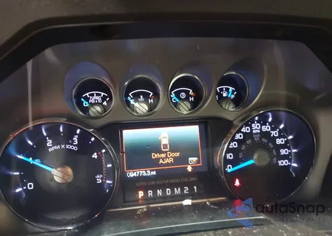 2015 Ford F-250 Lariat z USA, uszkodzony, nr VIN 1FT7W2BT3FEA27575